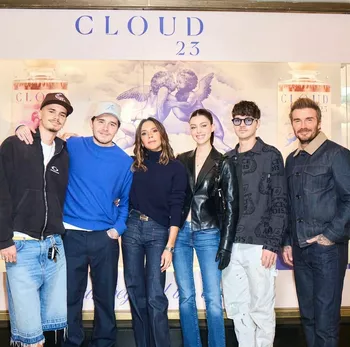 Дэвид и Виктория с сыном Бруклином и его женой Никой