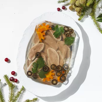 Заливное из говяжьего языка