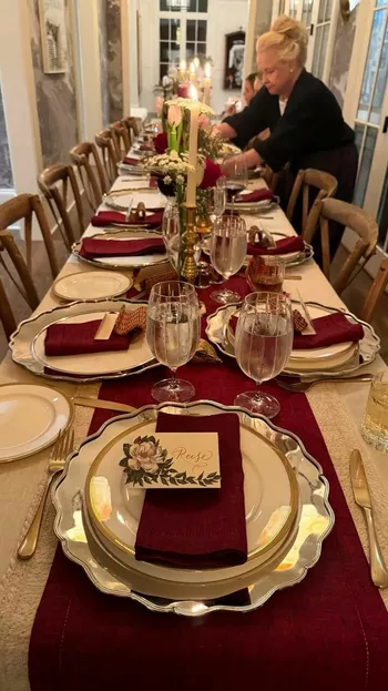 Стол Риз Уизерспун