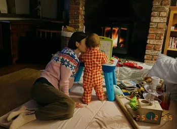 Лили Коллинз