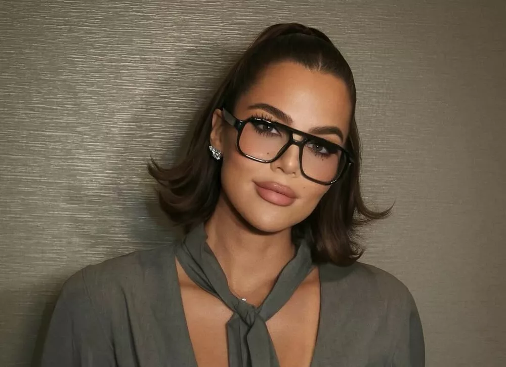 Хлое Кардашьян раскрыла, кто платит за их ежегодную новогоднюю вечеринку