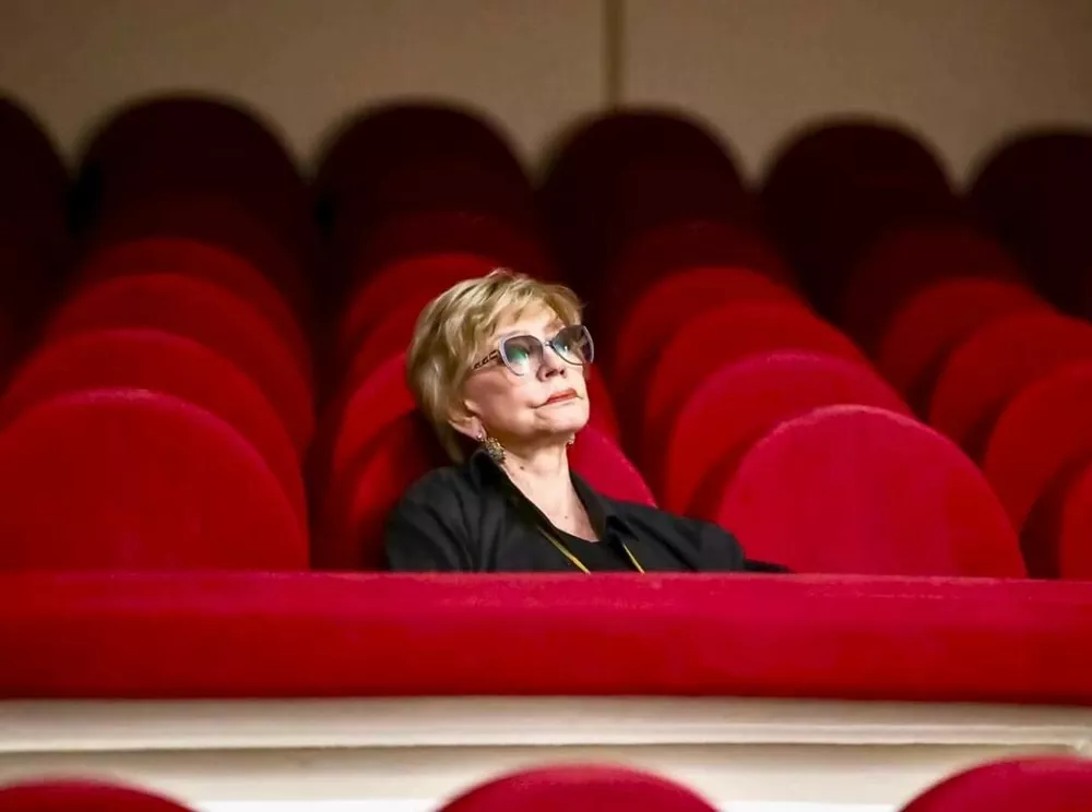 Вера Алентова