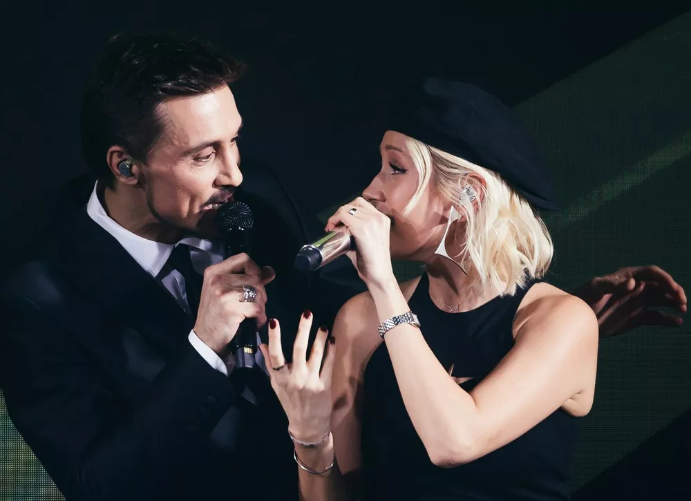 Филипп Киркоров, Клава Кока, Полина Гагарина, Мари Краймбрери: кто спел дуэтом с Димой Биланом на премии HELLO!