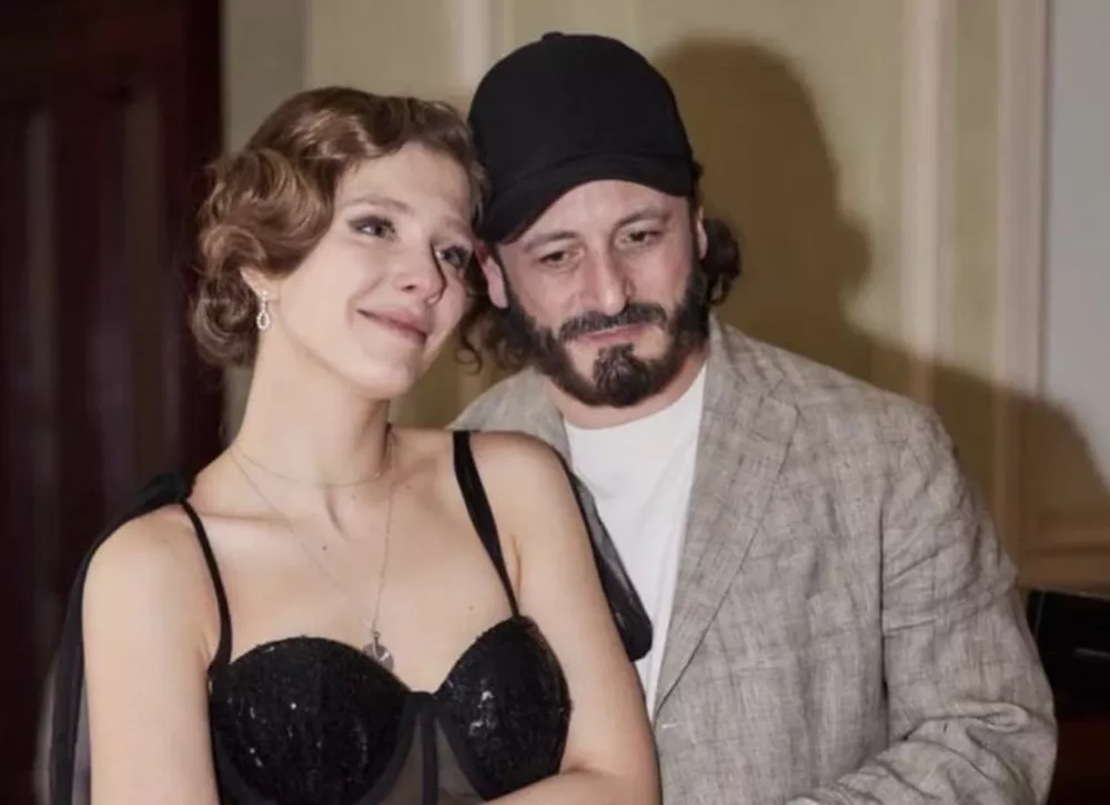 Лиза Арзамасова трогательно поздравила Илью Авербуха с годовщиной свадьбы