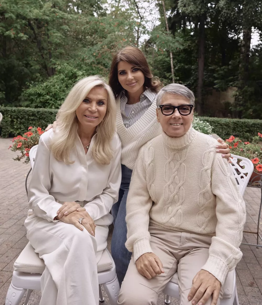 Марина, Галина и Валентин Юдашкины