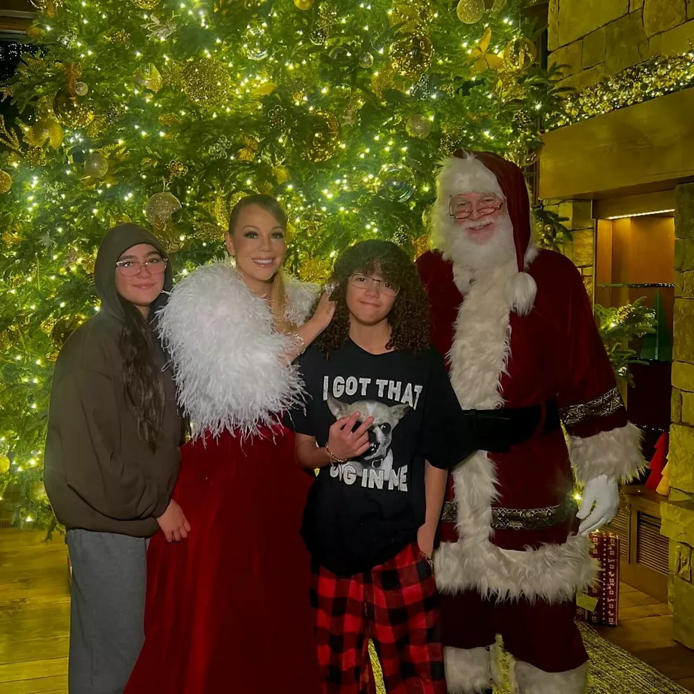 Кэри с детьми