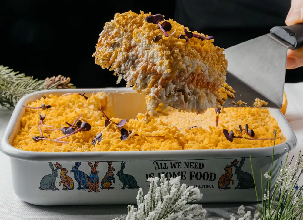 Новый год к нам мчится: подарочные корзины и готовое застолье от ресторанов