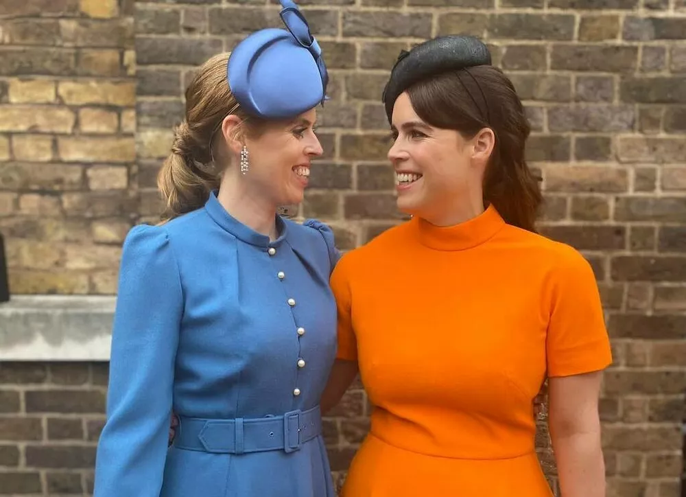 Принцессы Евгения и Беатрис посетили рождественский обед Карла III