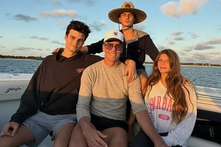 Том Брэди с детьми