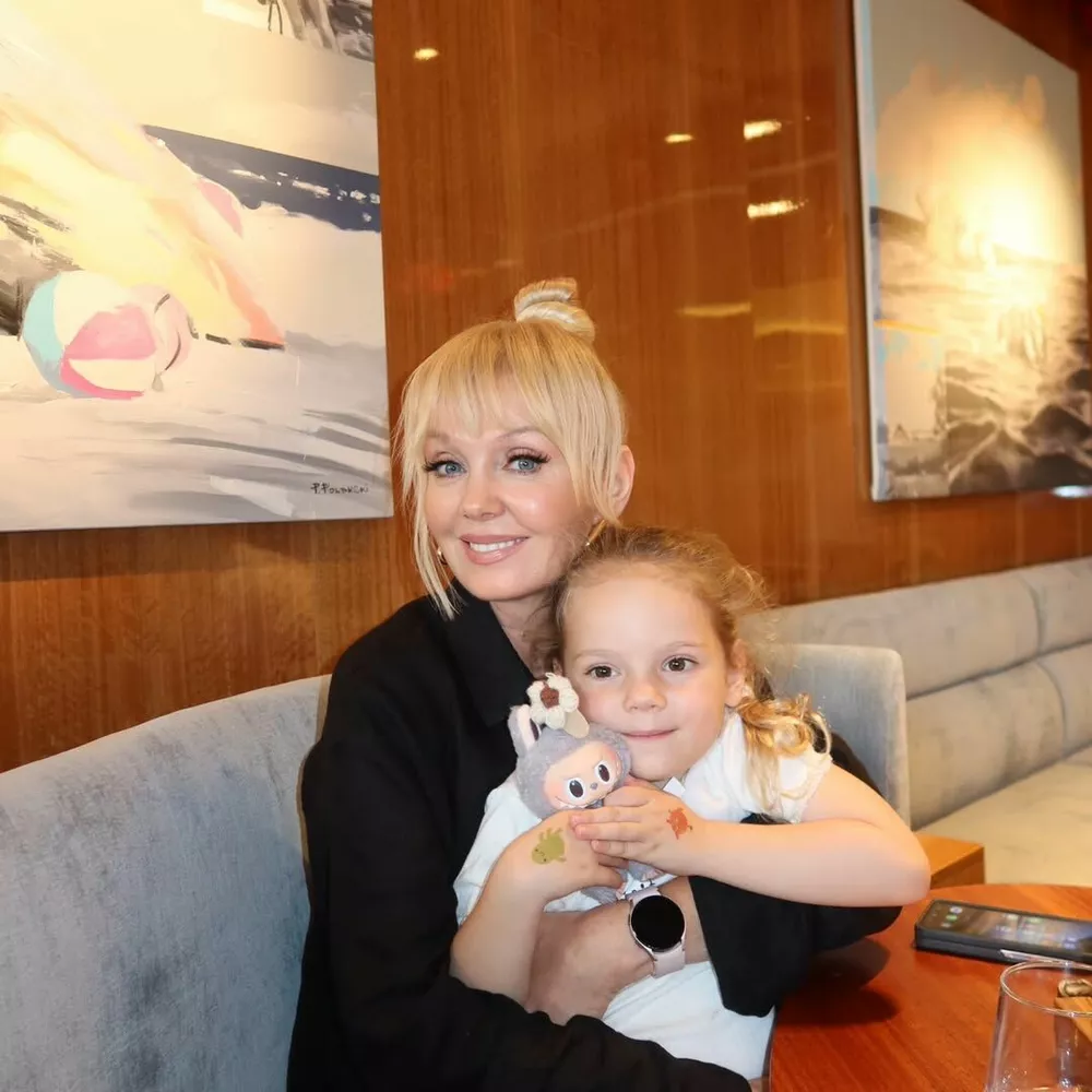 Валерия с внучкой