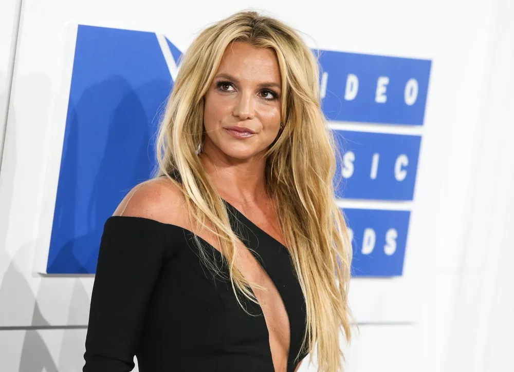 "Я страдаю": Бритни Спирс умоляет о помощи в соцсетях