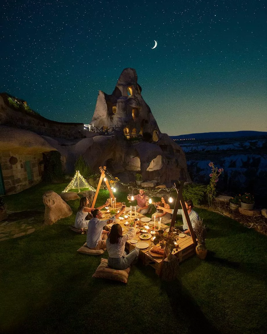 Ужин под звездным небом на площадке Monks