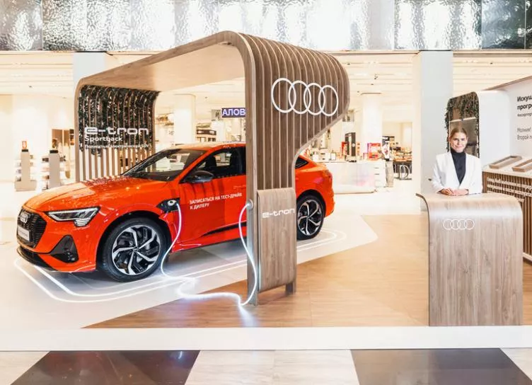 В универмаге "Цветной" открылось эко-пространство Audi