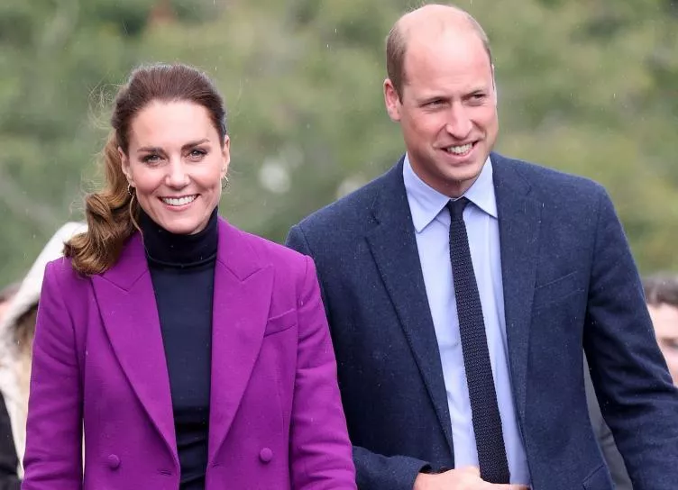 Буйство пурпура: Кейт Миддлтон и принц Уильям прибыли в Северную Ирландию