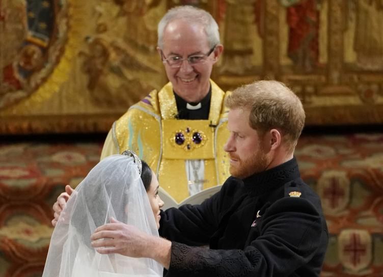 Священник, поженивший Меган Маркл и принца Гарри, оказался замешан в секс-скандале