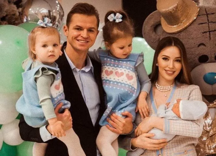 Дмитрий Тарасов забрал жену Анастасию Костенко с новорожденным сыном из роддома