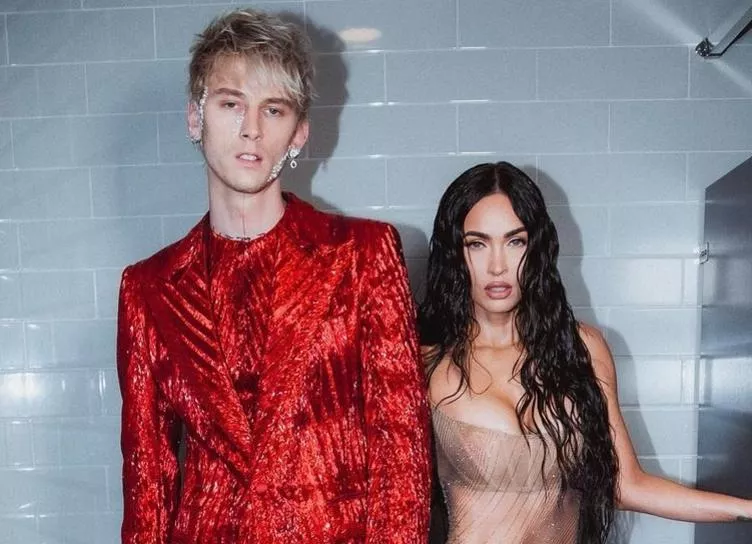Меган Фокс и Machine Gun Kelly объявили о помолвке: "А потом мы выпили кровь друг друга"