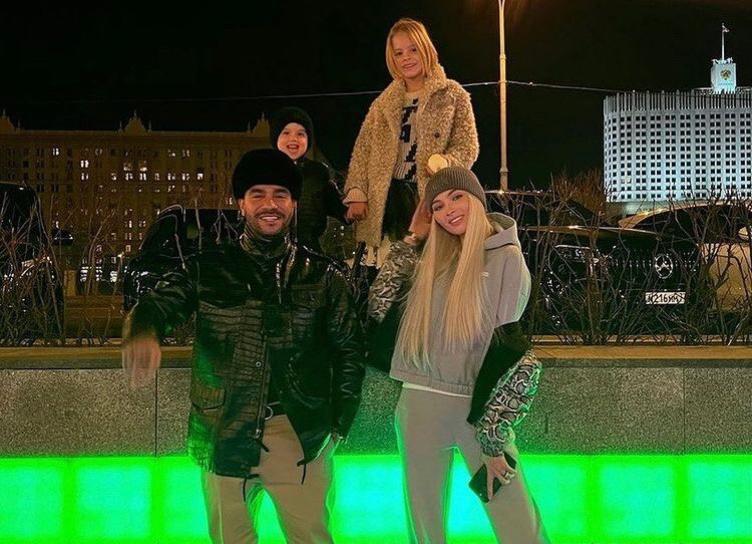 Семья в сборе: Алена Шишкова отметила день рождения дочери с Тимати и его сыном