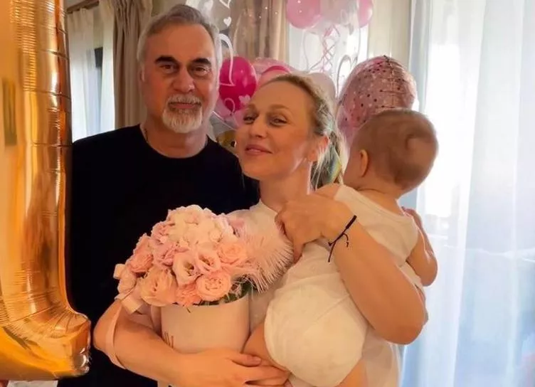Валерий Меладзе и Альбина Джанабаева показали лицо дочери в ее первый день рождения