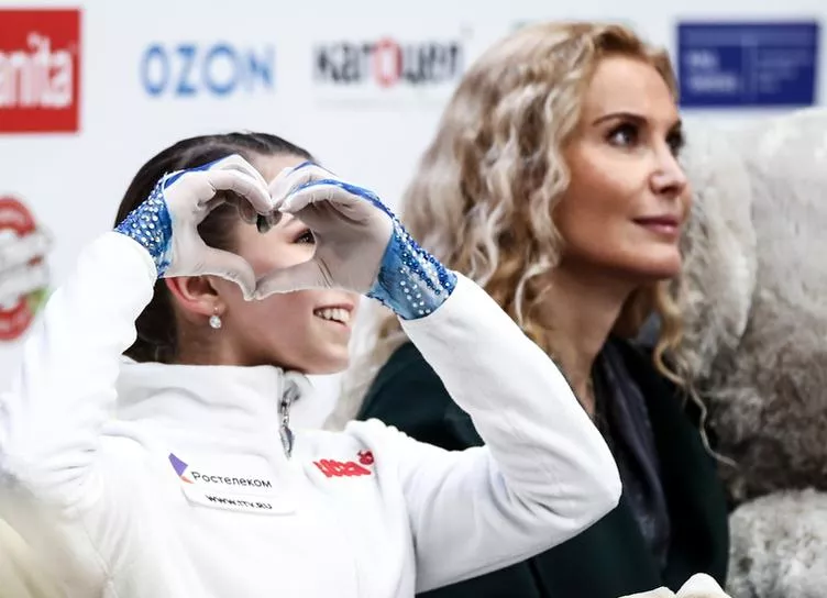 Карта "Мир" дарит скидку на шоу Этери Тутберидзе "Чемпионы на льду"