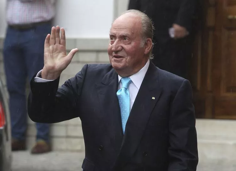 Бывший король Хуан Карлос вернулся в Испанию после добровольного изгнания