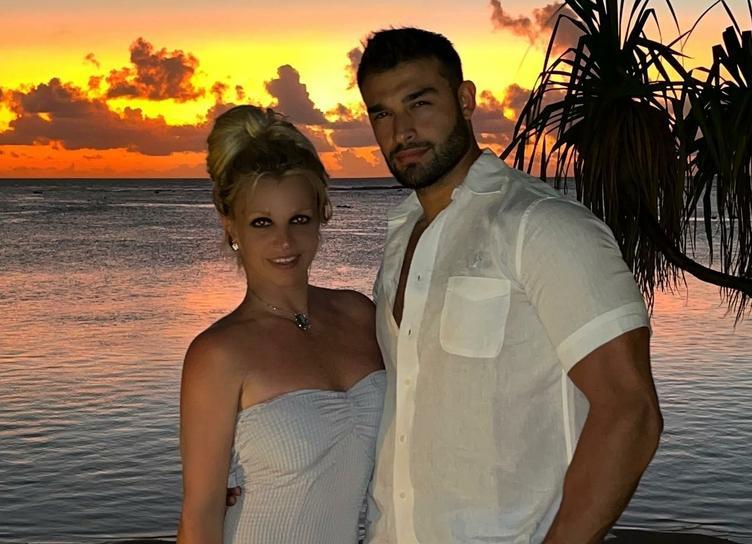 Media: Britney Spears and Sam Asgari will get married today
