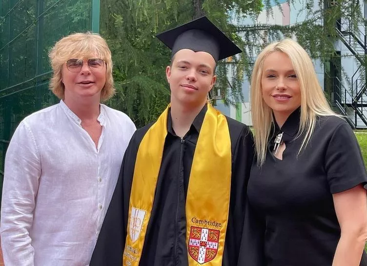 Андрей Григорьев-Аполлонов и Мария Зубкова поздравили сына с окончанием школы 