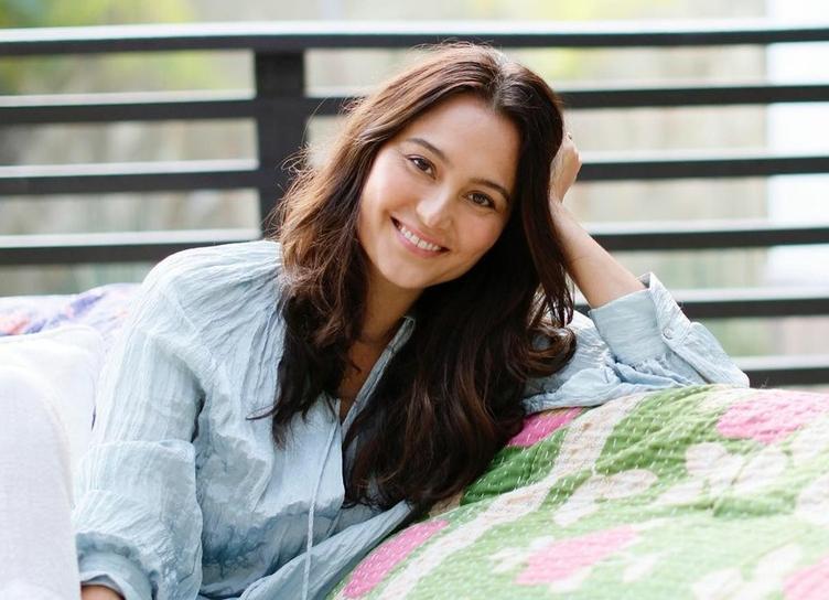 Bruce Willis’ wife posed in a swimsuit brand of his ex-wife Demi Moore