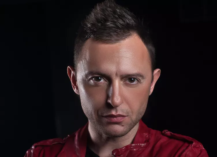 Рома Зверь о любви, увлечении литографией и боязни заправок