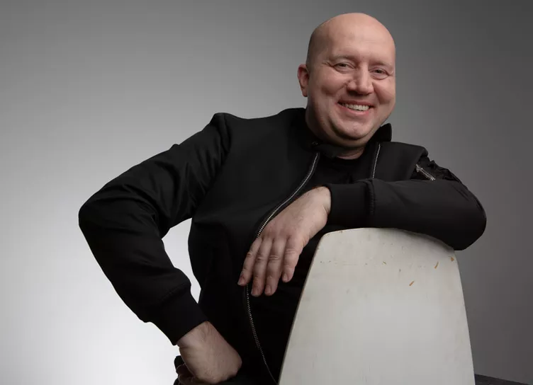 Сергей Бурунов о роли в сериале "Нина", съемках в клипе Ольги Серябкиной и группе "Король и шут"