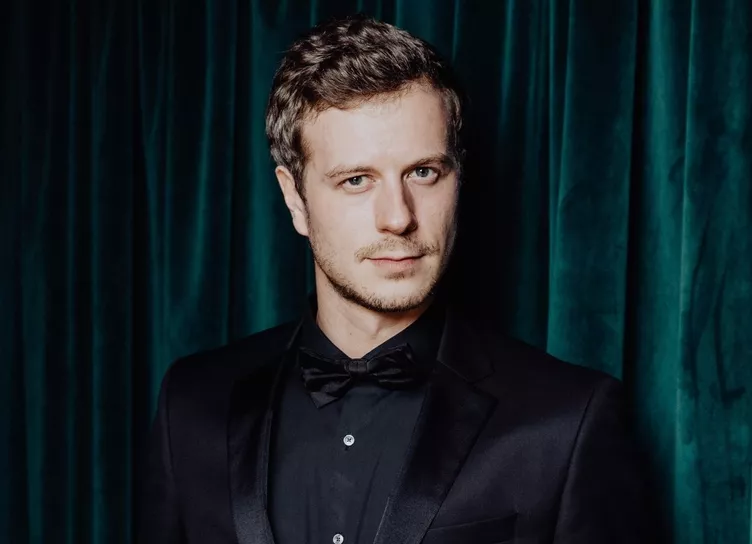 The star of “Major Grom” Tikhon Zhiznevsky became a father