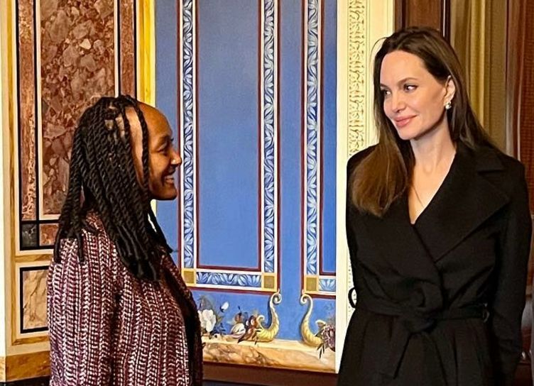 Анджелина Джоли поделилась новым снимком с дочерью Захарой