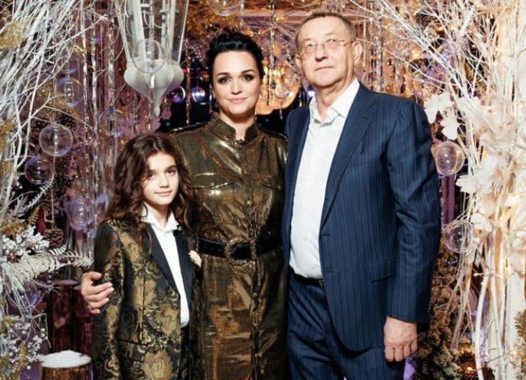 "Готова к новым отношениям": певица Слава рассталась с 70-летним миллионером