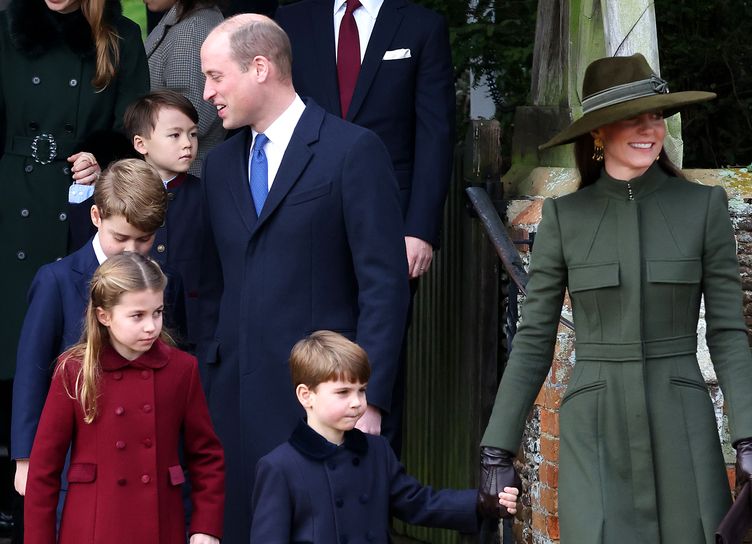 Принц и принцесса Уэльские вместе с детьми посетили рождественскую службу в Сандрингеме