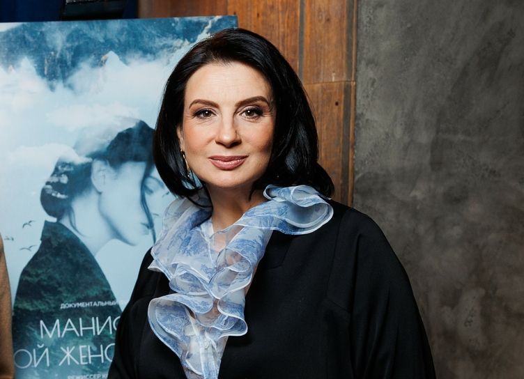 Екатерина Стриженова, Ксения Зуева на премьере фильма "Манифест новой женственности"