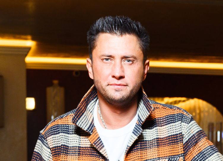 Павел Прилучный о роли в новогодней романтической комедии «Ёлки-иголки» и личных планах на праздники