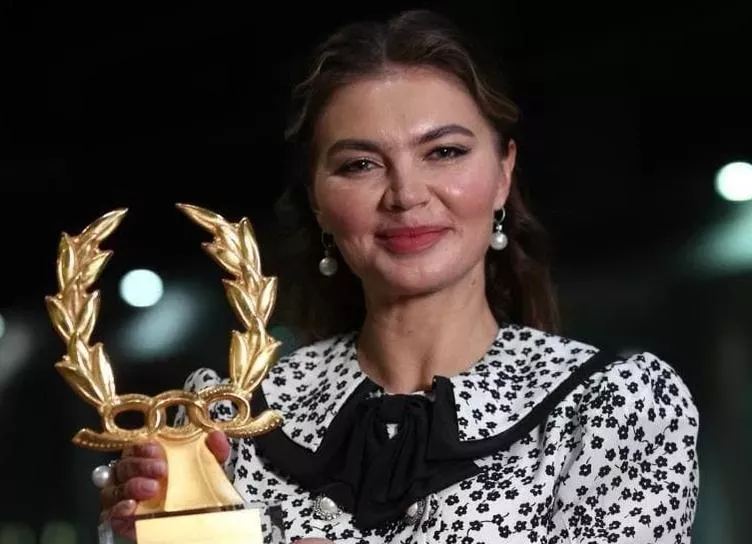 Алина Кабаева получила спортивный Оскар в Милане в платье за 143 тысячи рублей