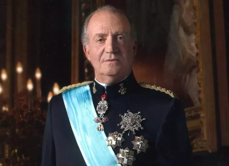 Дочери изгнанного экс-короля Испании Хуана Карлоса навестили его после долгой разлуки