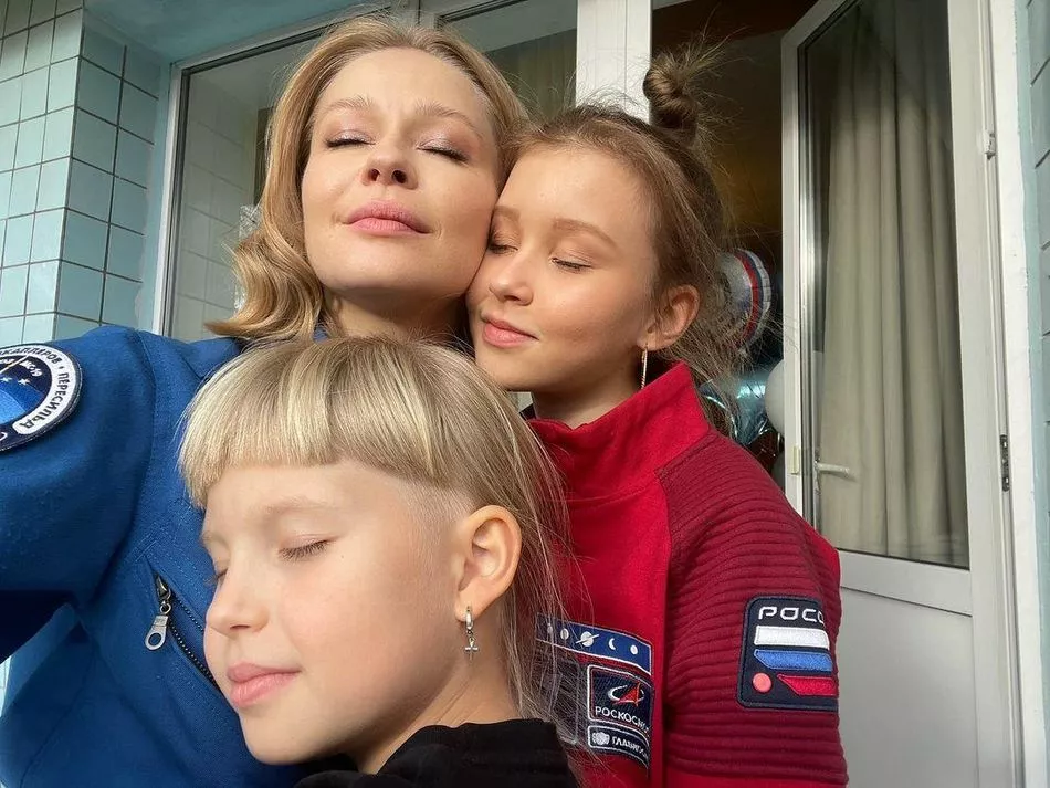 Юлия Пересильд и ее дочери Анна и Мария