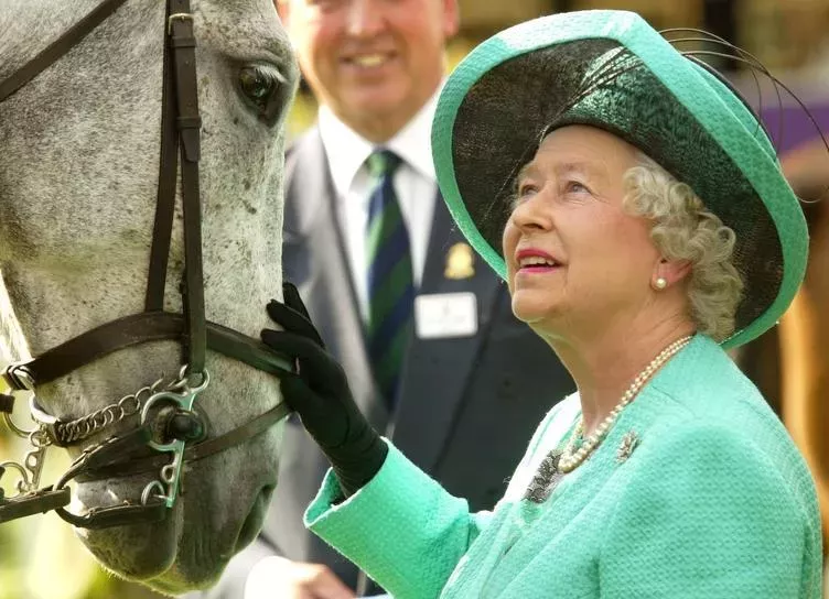 Елизавета II совершила тайный визит к своим лошадям на ежегодном конном шоу в Виндзоре