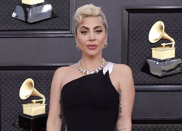 Голливудская Леди Гага, сексуальная Дуа Липа: 10 лучших образов премии Грэмми-2022