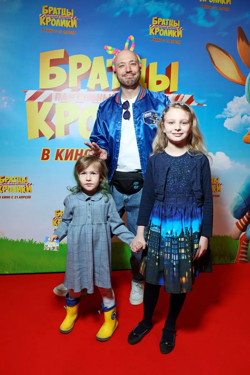 Владимир Маркони с дочерьми