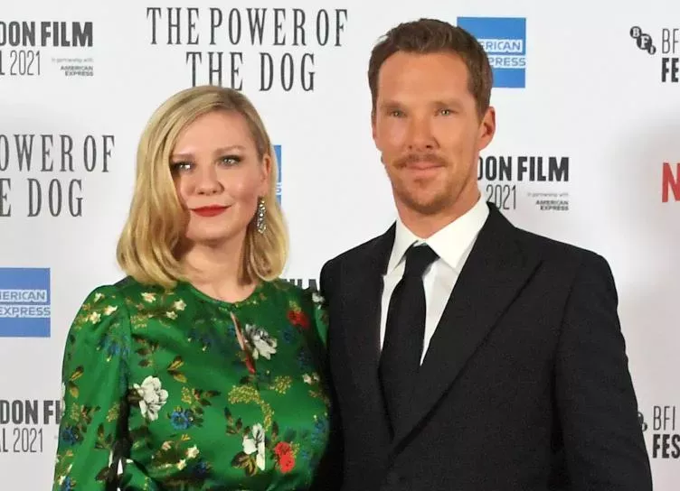 Кирстен Данст и Бенедикт Камбербэтч с женой на премьере фильма Власть пса в Лондоне