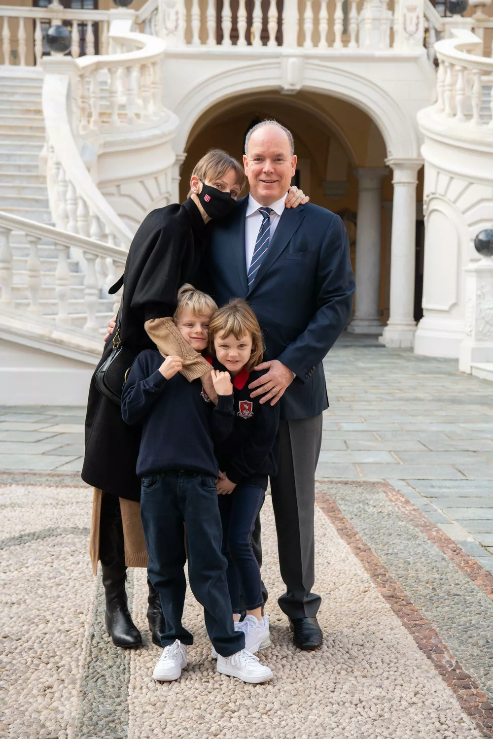 Княгиня Шарлен и князь Альбер с детьми. 8 ноября 2021 года