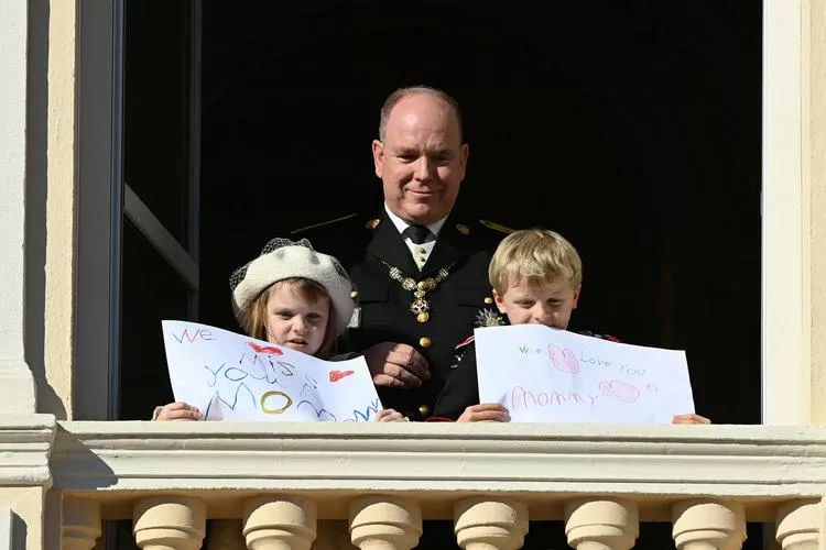 Князь Альбер с детьми, 19 ноября 2021 года