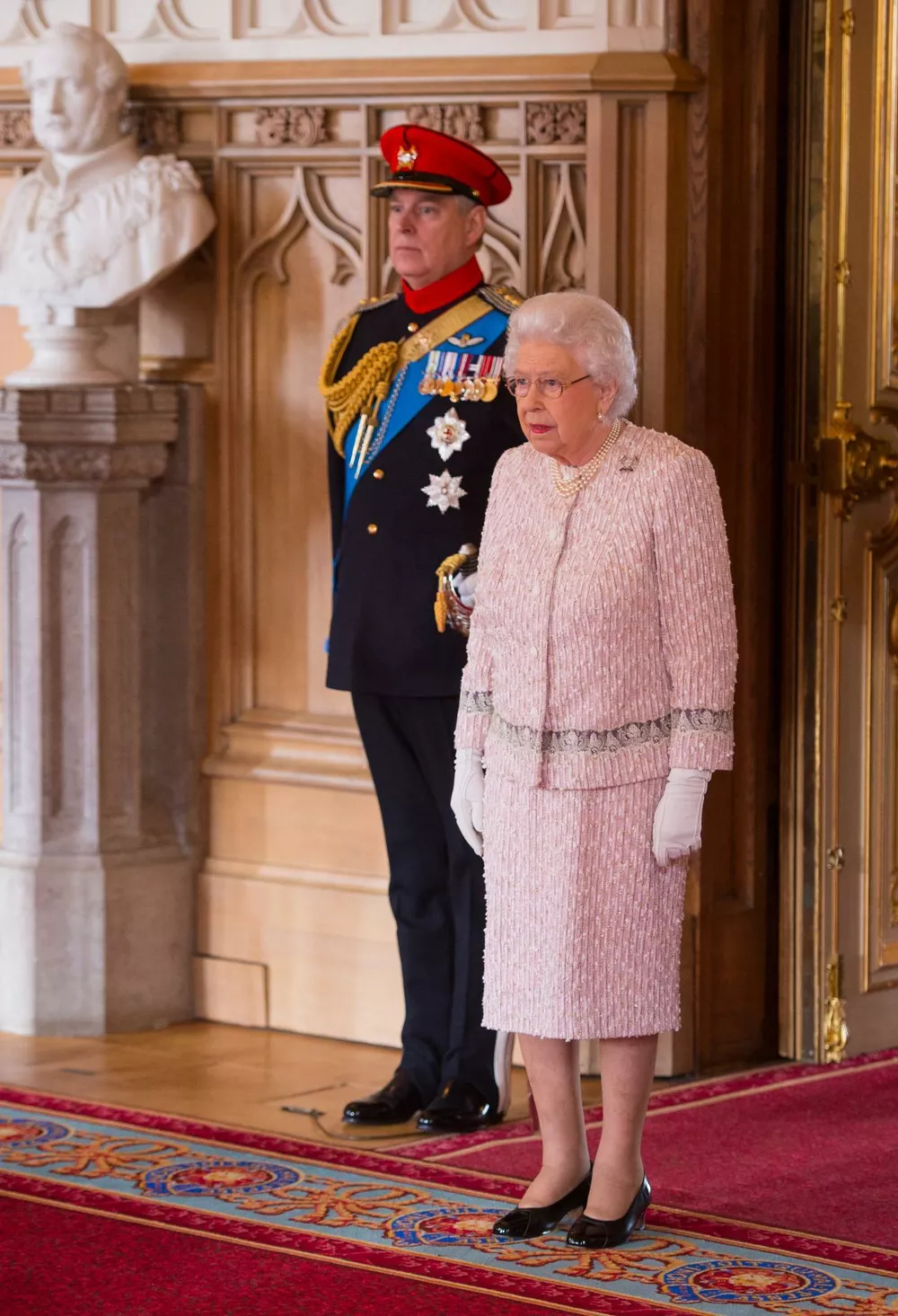 Принц Эндрю и королева Елизавета II, 2019 год