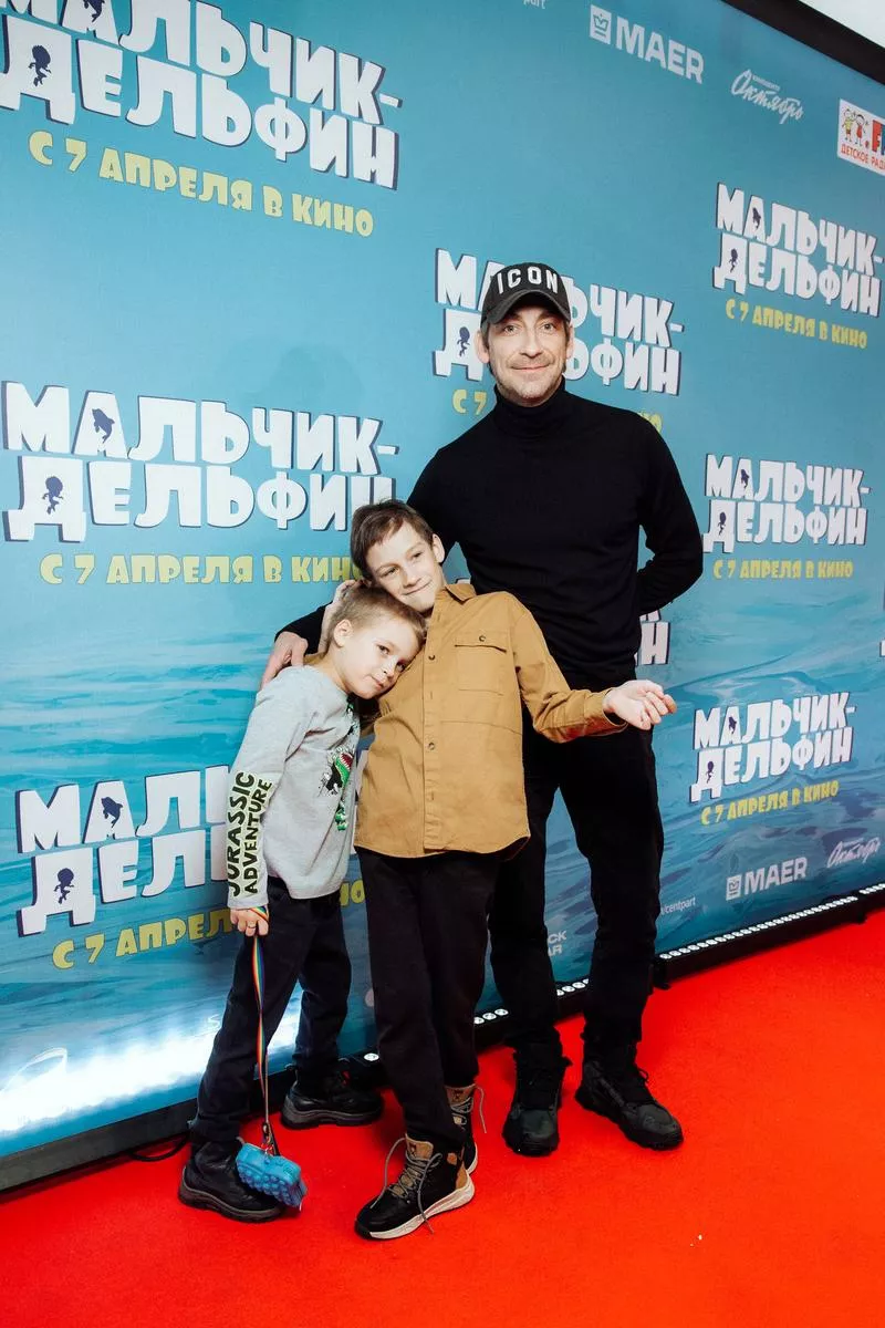 Артем Ткаченко с детьми