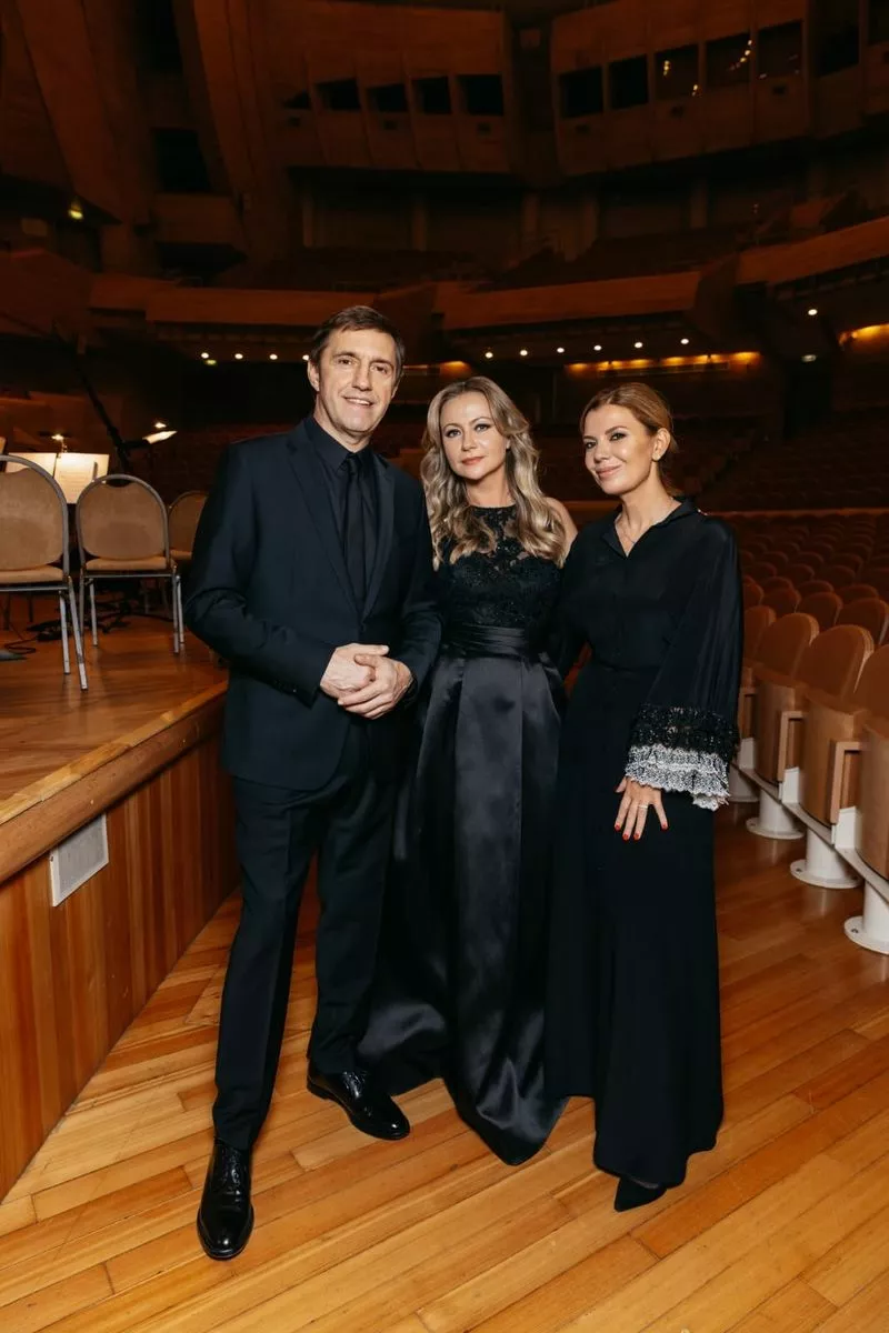 Владимир Вдовиченков, Мария Миронова и Ирада Берг на премьере спектакля 