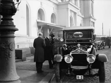 Minerva – первый автомобиль королевской семьи в 1913 году