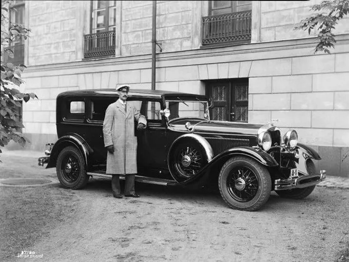 Король Хокон VII рядом с Lincoln A-1 в 1931 году